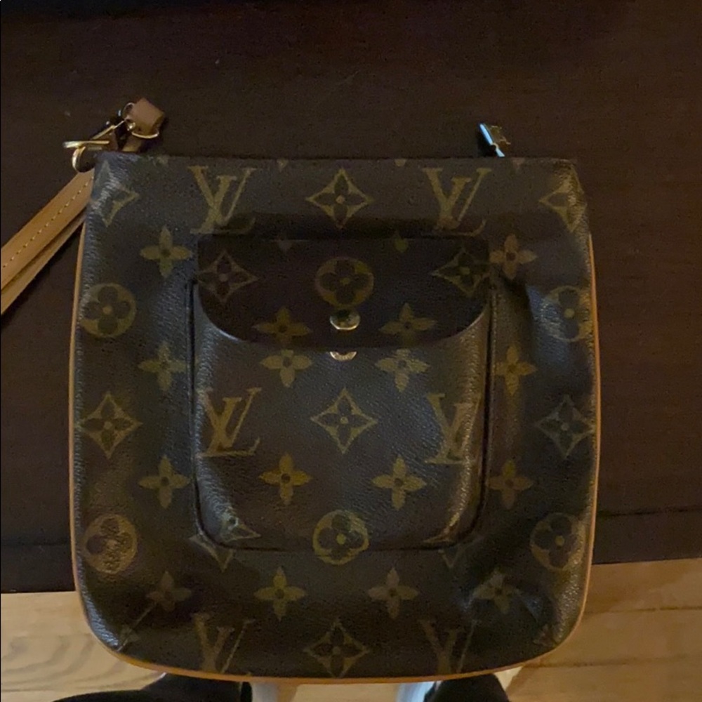 Louis Vuitton clutch